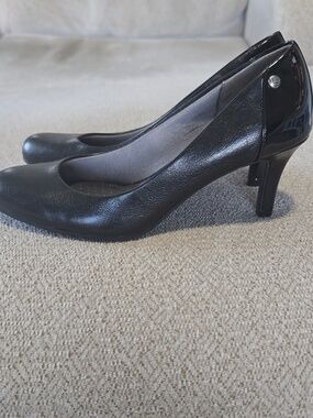 Lifestride Lively Black Rounded Toe Pumps Heels - Size 7.5